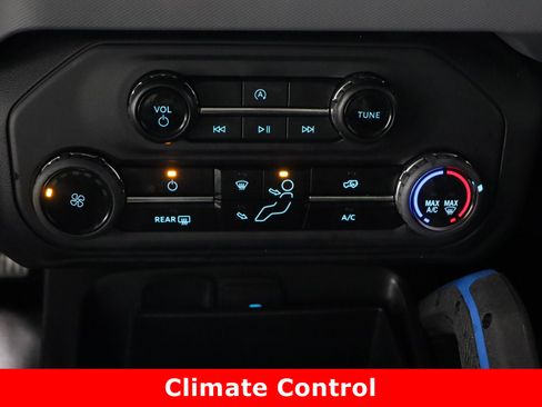 Used 2024 Ford Bronco Black Diamond image 19