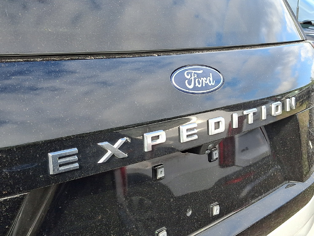 Used 2025 Ford Expedition Active AWD/4WD image 9