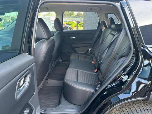 Certified 2025 Nissan Rogue SV AWD/4WD image 25