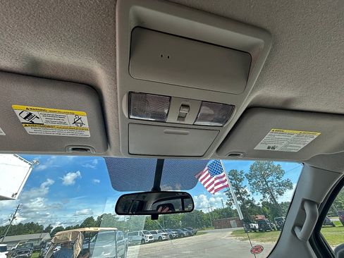 Used 2016 Nissan Frontier SV RWD image 10