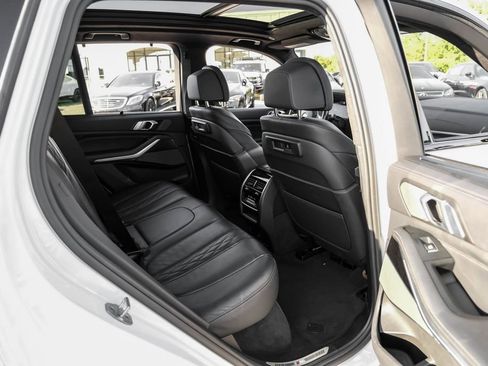 Used 2021 BMW X5 M50i image 47