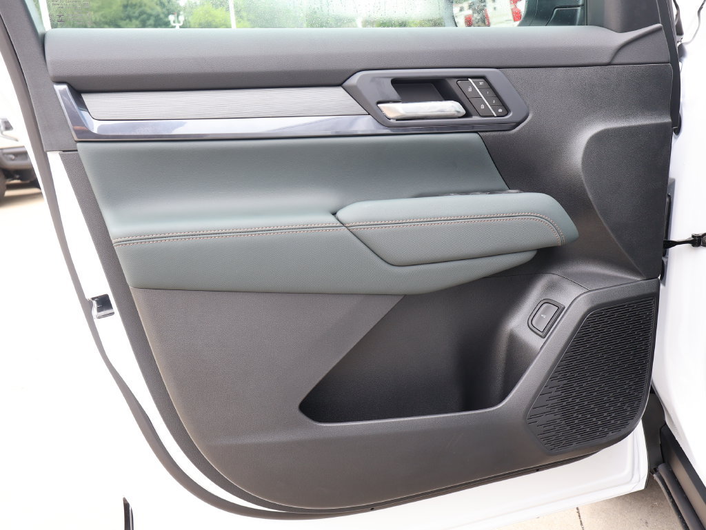 New 2027 GMC Terrain AT4 w/ Convenience Package III AWD/4WD image 11