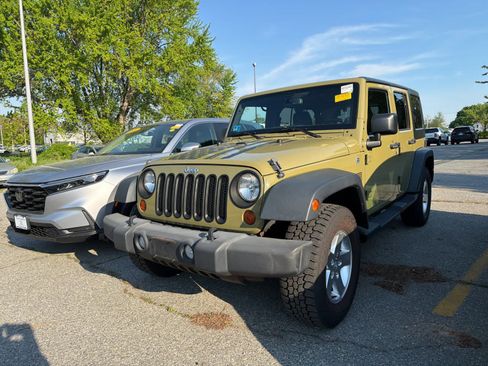 Used 2013 Jeep Wrangler Unlimited Sport AWD/4WD image 7