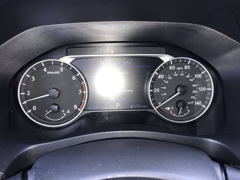 Used 2024 Nissan Altima 2.5 SV FWD image 15
