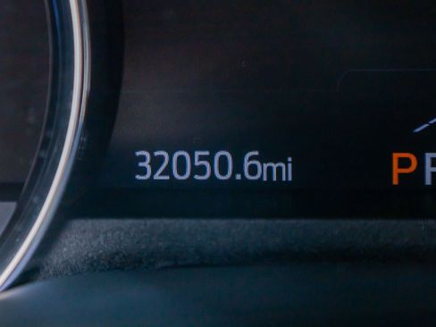 Used 2022 Ford F350 Platinum w/ FX4 Off-Road Package image 17