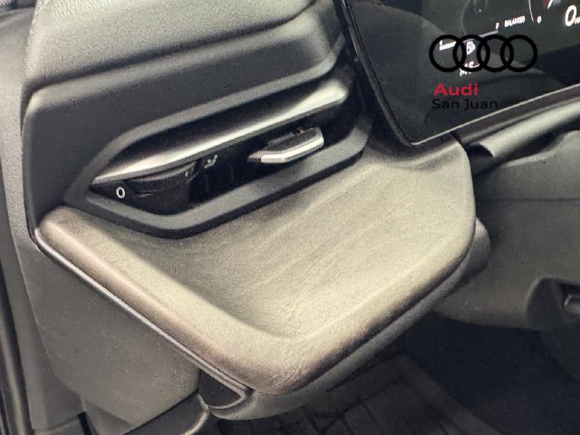Used 2025 Audi Q5 Premium w/ Convenience Package AWD/4WD image 30