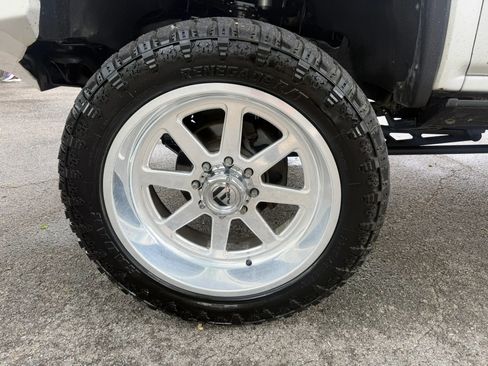 Used 2018 GMC Sierra 2500 Denali w/ Duramax Plus Package AWD/4WD image 21