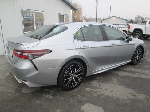 Used 2024 Toyota Camry SE FWD image 6