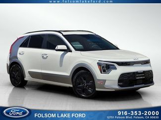 Used 2023 Kia Niro Wave FWD video 1