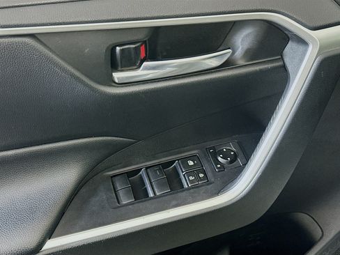 Used 2020 Toyota RAV4 XLE FWD image 15