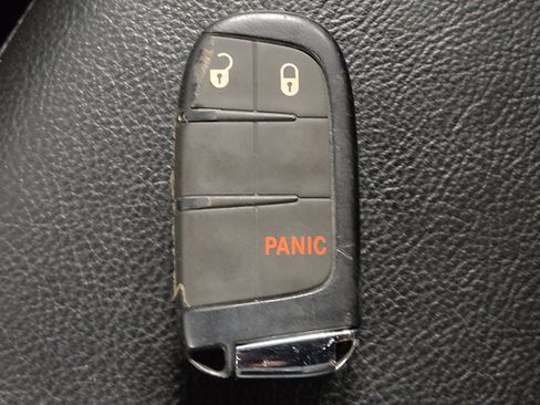 Used 2023 Jeep Compass Latitude AWD/4WD image 32