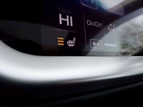 Used 2022 Subaru Outback Limited image 19