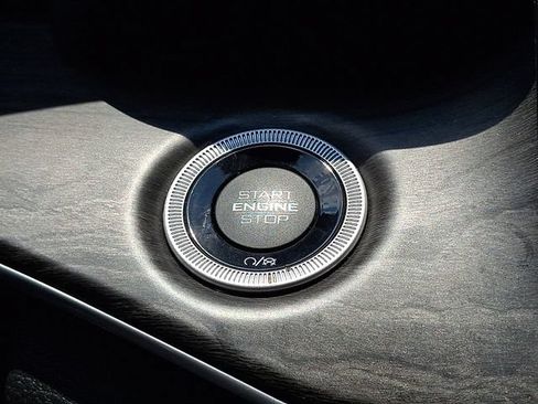 Used 2023 Jeep Grand Cherokee Limited w/ Luxury Tech Group II AWD/4WD image 20