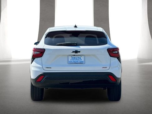 New 2026 Chevrolet Trax RS w/ Driver Confidence Package FWD image 5