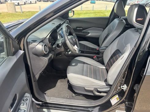 Used 2023 Nissan Kicks SR w/ SR Premium Package FWD image 18