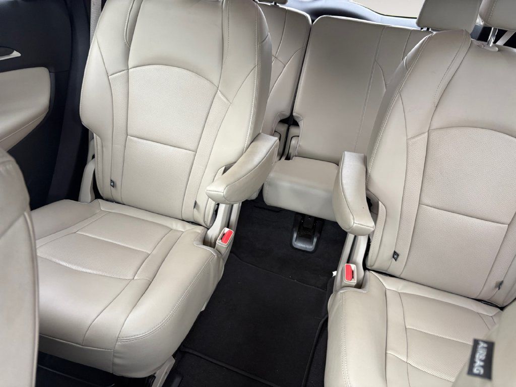 Used 2020 Buick Enclave Premium w/ Sun and Sites Package AWD/4WD image 11