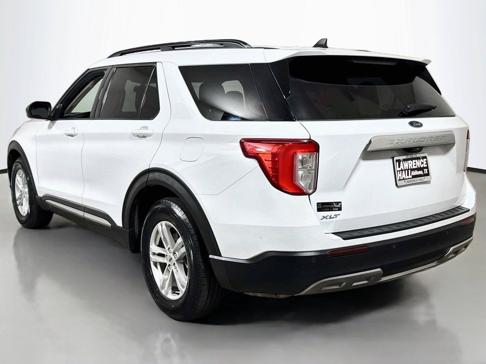 Used 2021 Ford Explorer XLT w/ Equipment Group 202A RWD image 7