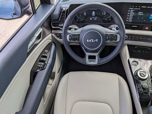 Used 2025 Kia Sportage EX w/ EX Premium Package image 15