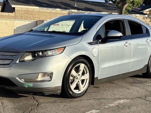 Used 2014 Chevrolet Volt image 1