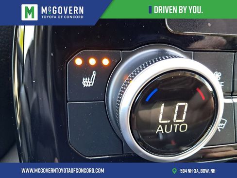 Used 2023 Toyota Highlander XLE AWD/4WD image 33