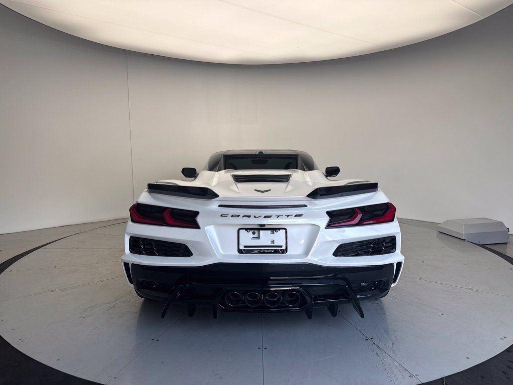 Used 2023 Chevrolet Corvette Z06 RWD image 4