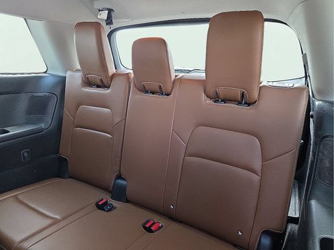 Used 2024 Nissan Pathfinder Platinum w/ Cargo Package AWD/4WD image 11