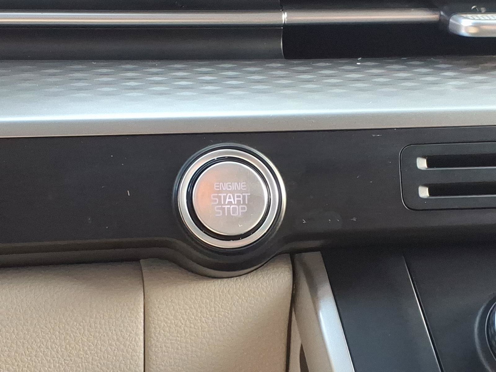 Used 2024 Kia Carnival LX FWD image 30