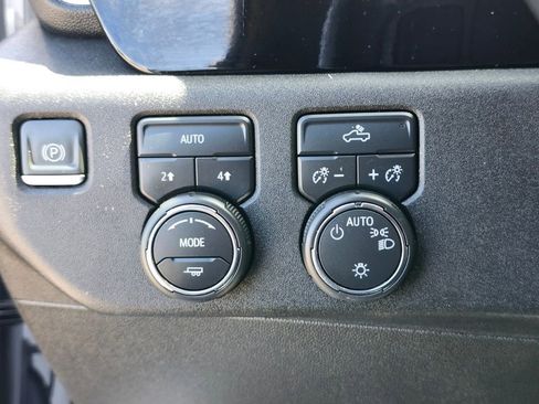 Used 2023 Chevrolet Silverado 1500 LT AWD/4WD image 21