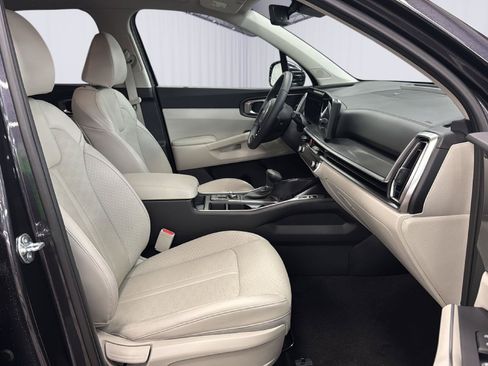 Used 2025 Kia Sorento S AWD/4WD image 37