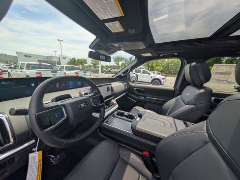 New 2026 Ford Expedition Platinum w/ Stealth Appearance Package AWD/4WD image 14