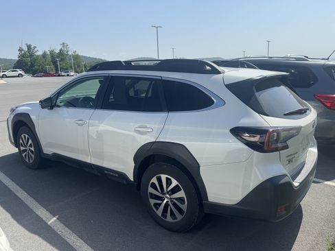 Certified 2025 Subaru Outback Premium w/ Popular Package #1A AWD/4WD image 3