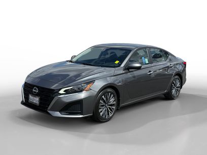 Used 2023 Nissan Altima 2.5 SV