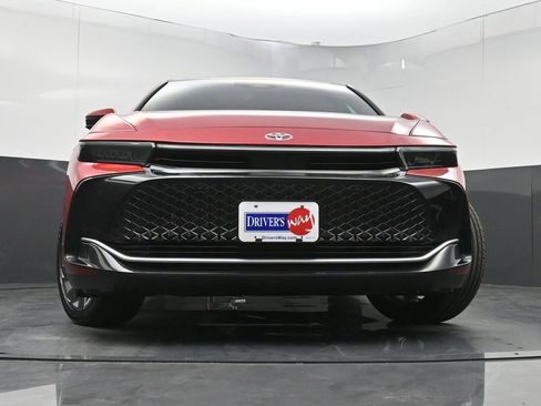 Used 2023 Toyota Crown Limited w/ Advanced Technology Package image 27