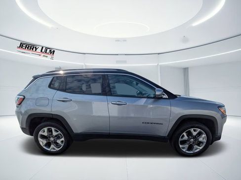 Used 2018 Jeep Compass Limited w/ Navigation Group image 2