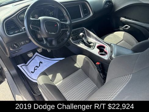Used 2019 Dodge Challenger R/T w/ Blacktop Package RWD image 9