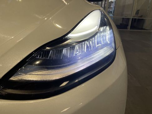 Used 2023 Tesla Model Y AWD image 5