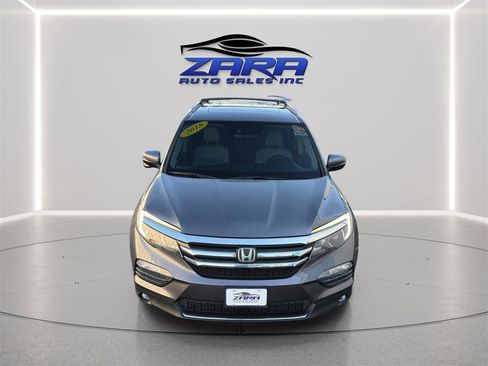 Used 2018 Honda Pilot Touring image 10