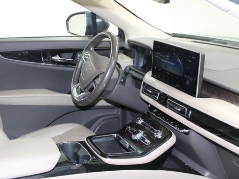 Used 2023 Lincoln Nautilus Reserve AWD/4WD image 31