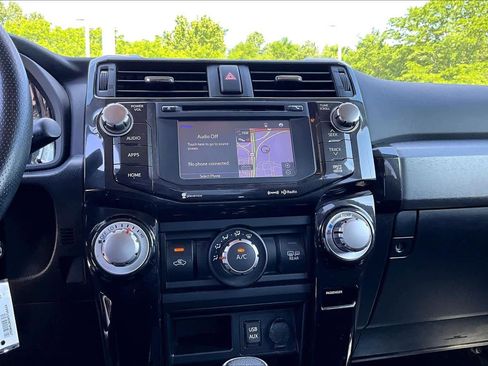 Used 2019 Toyota 4Runner TRD Off-Road AWD/4WD image 35