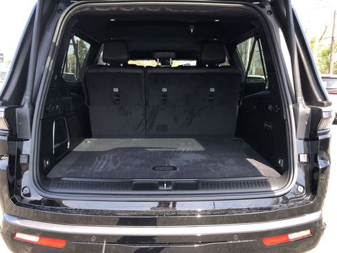New 2026 Jeep Grand Wagoneer L 4WD image 17