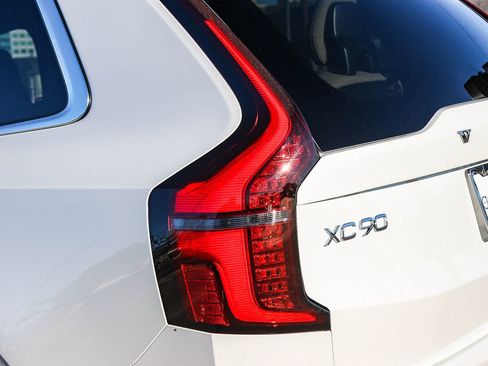 Used 2026 Volvo XC90 B5 Plus w/ Protection Package AWD/4WD image 11
