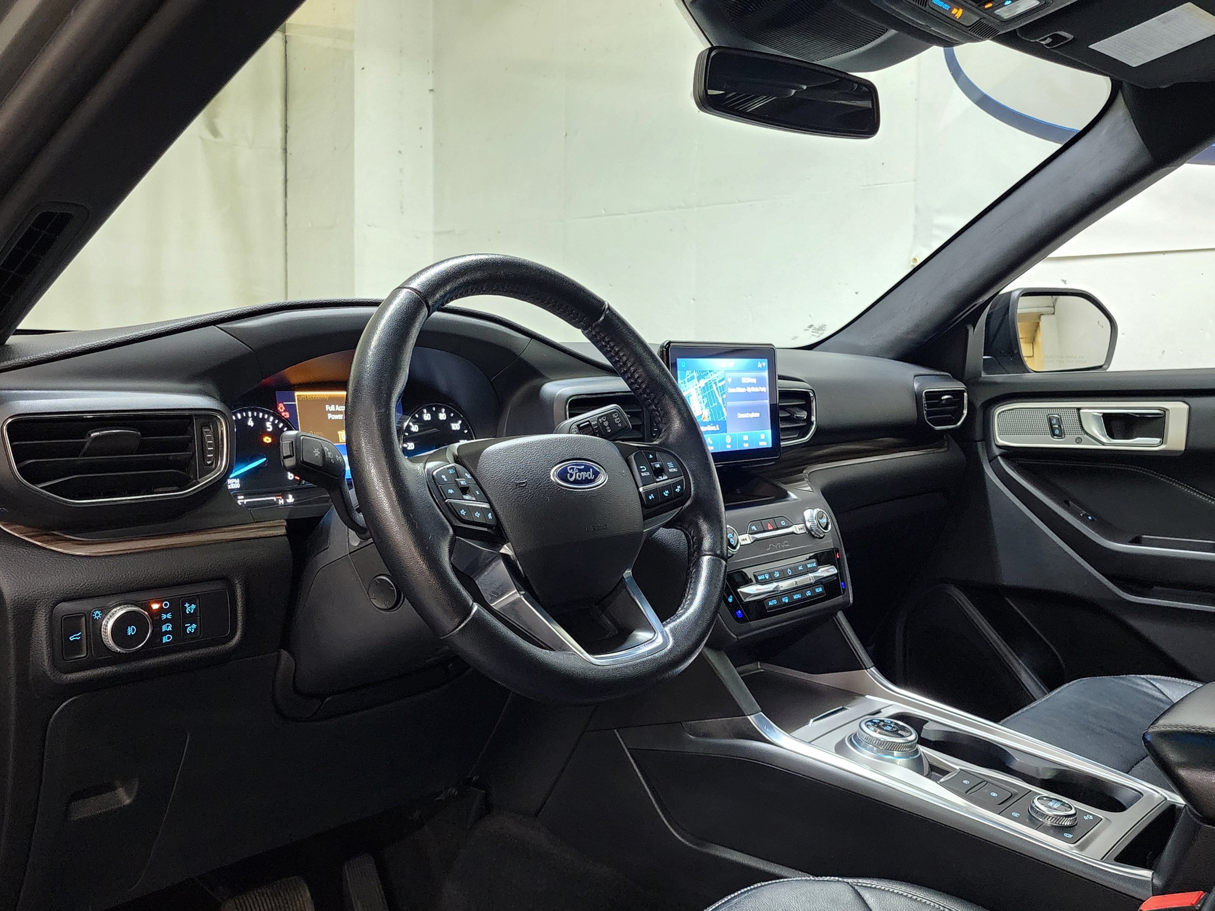 Used 2020 Ford Explorer Limited AWD/4WD image 14