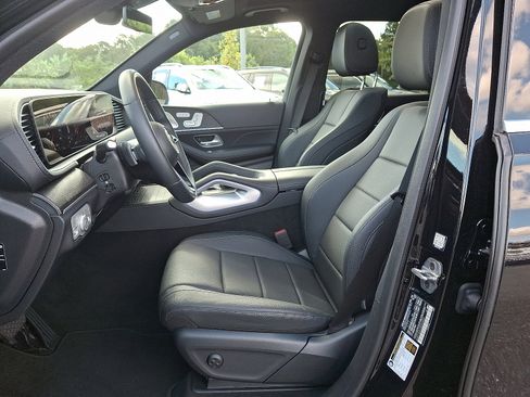 Certified 2025 Mercedes-Benz GLS 450 4MATIC image 14
