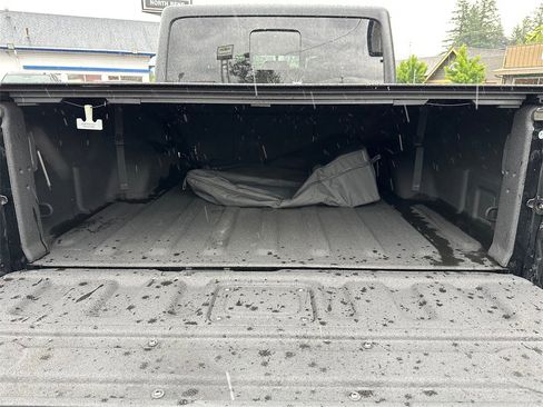 Used 2023 Jeep Gladiator Rubicon w/ Cold Weather Group image 16