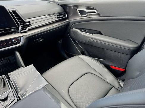 Used 2025 Kia Sportage EX w/ Premium Package FWD image 14