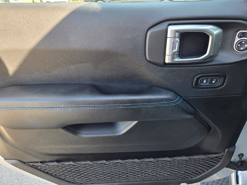 Used 2024 Jeep Wrangler High Altitude AWD/4WD image 17