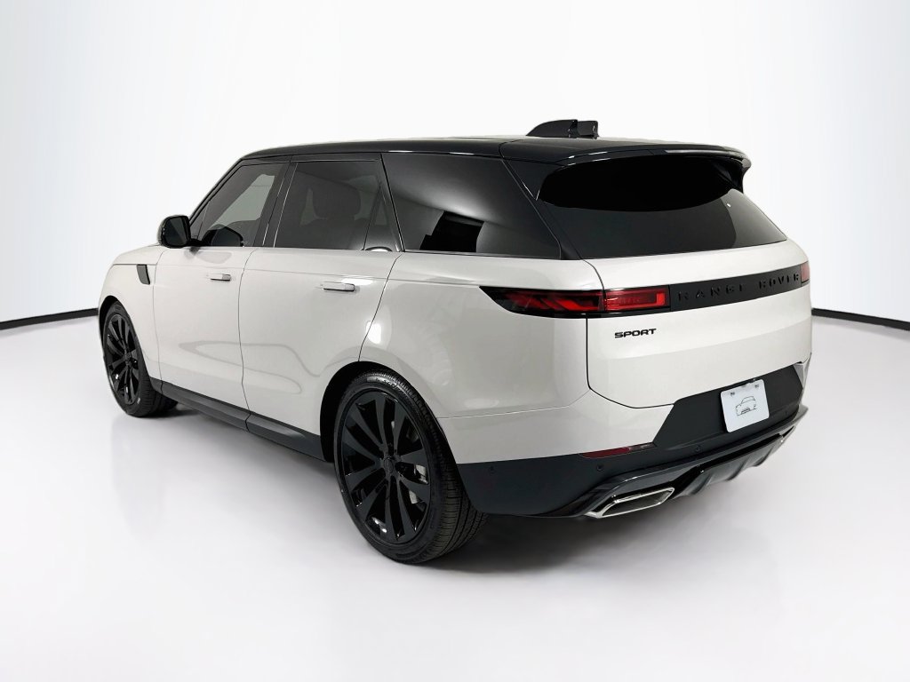 Used 2026 Land Rover Range Rover Sport SE AWD/4WD image 7