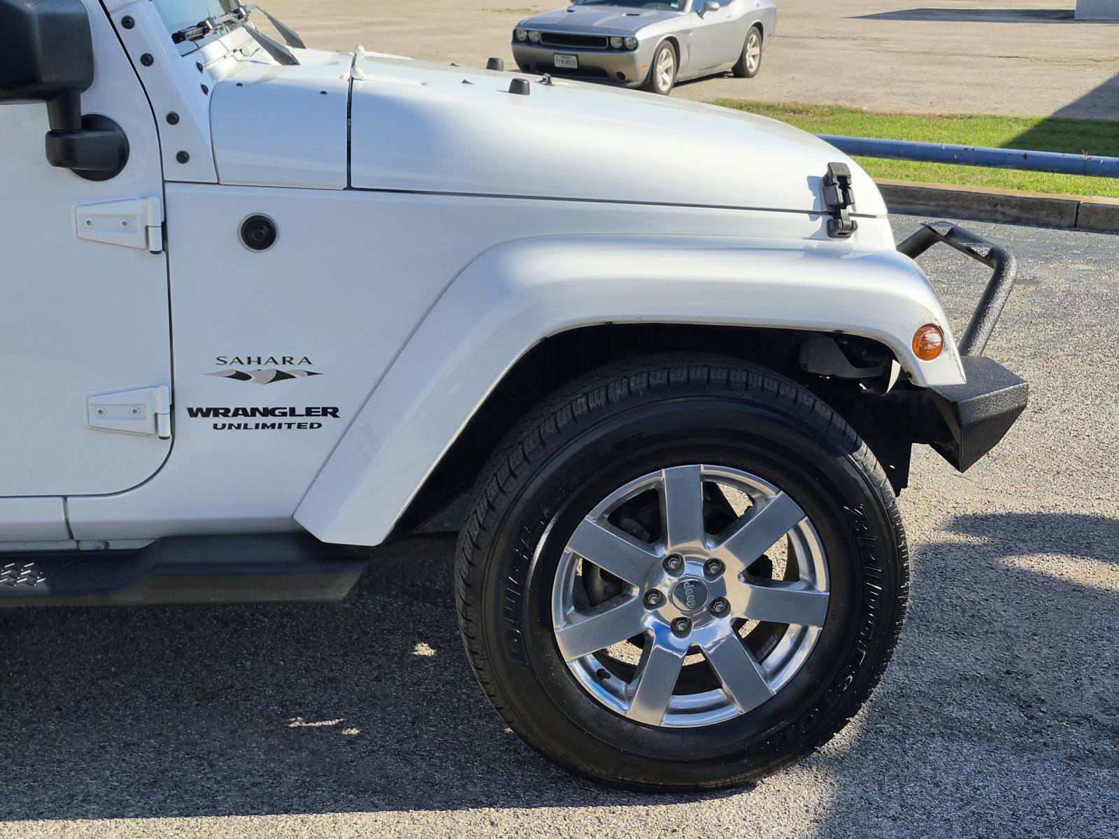 Used 2016 Jeep Wrangler Unlimited Sahara w/ Connectivity Group AWD/4WD image 7