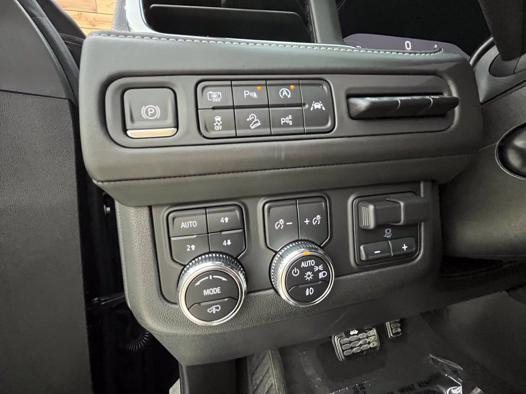 Used 2023 GMC Yukon Denali Ultimate AWD/4WD image 43
