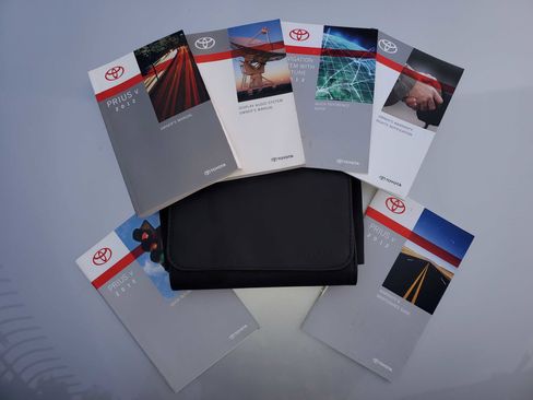 Used 2012 Toyota Prius V Five FWD image 29